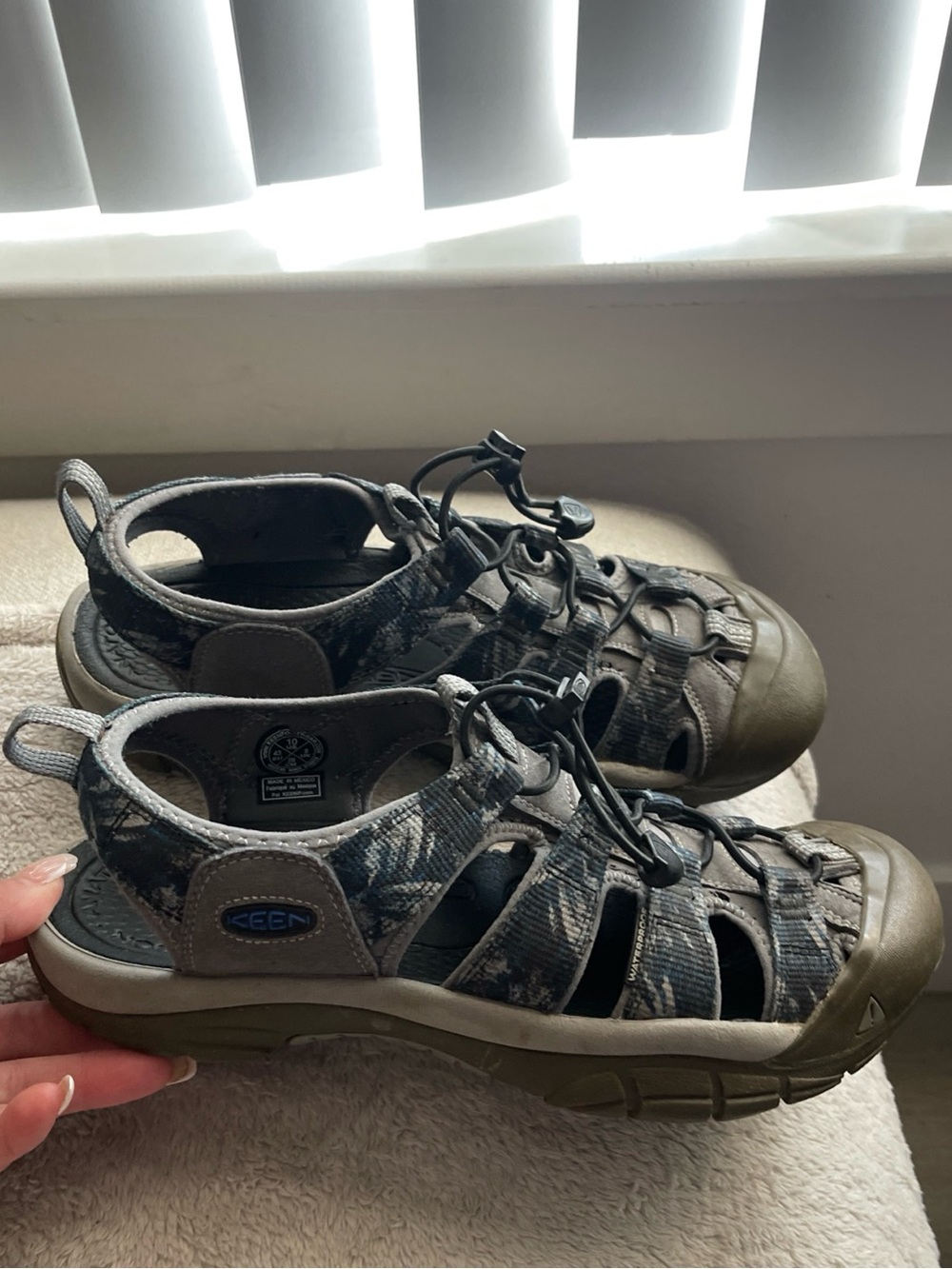 KEEN Men’s Size 10 Waterproof Closed-Toe Sport Sandals Gray Blue